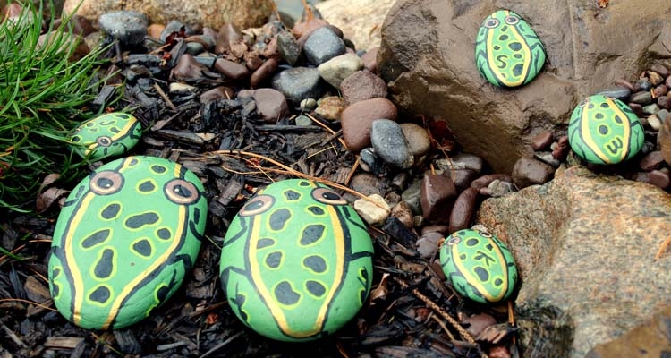 DIY Painted Rocks - how to paint rocks for outdoors